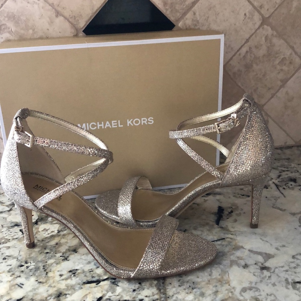 NWB Michael Kors Ava Mid Sandal Silver/Sand Sz 7.5